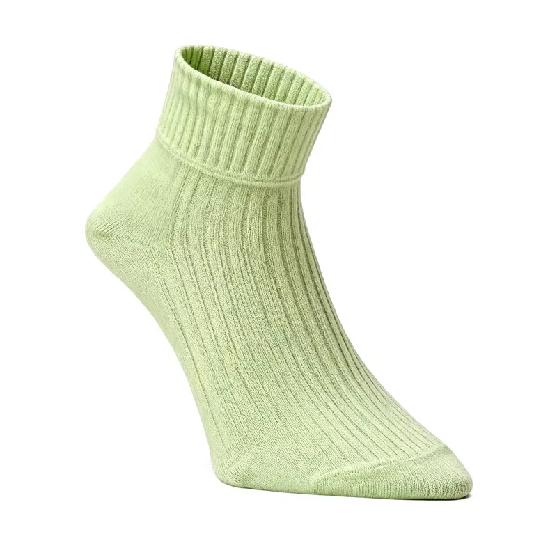 Ribbed triangular socks